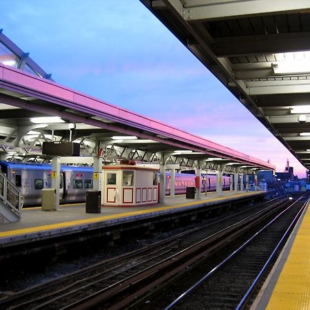 Howard Johnson By Wyndham Jamaica Ny Near Airtrain Jfk New York Bagian luar foto
