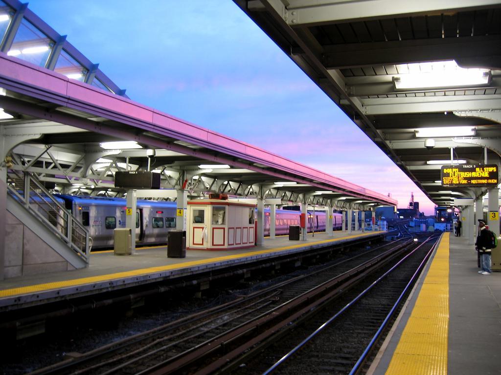 Howard Johnson By Wyndham Jamaica Ny Near Airtrain Jfk New York Bagian luar foto