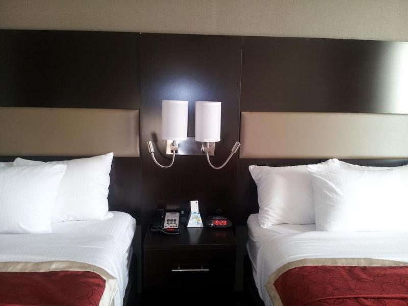Howard Johnson By Wyndham Jamaica Ny Near Airtrain Jfk New York Bagian luar foto