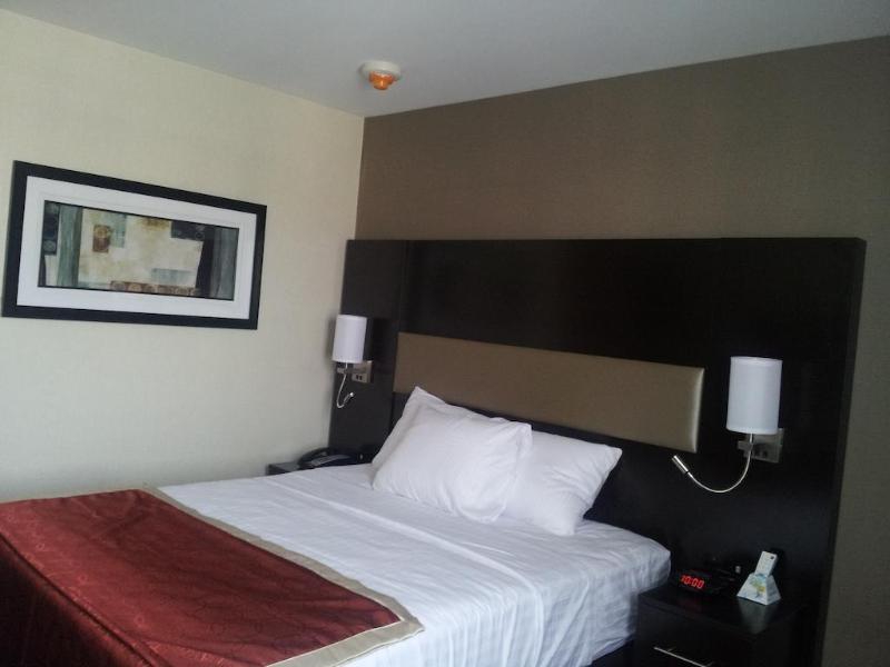 Howard Johnson By Wyndham Jamaica Ny Near Airtrain Jfk New York Bagian luar foto
