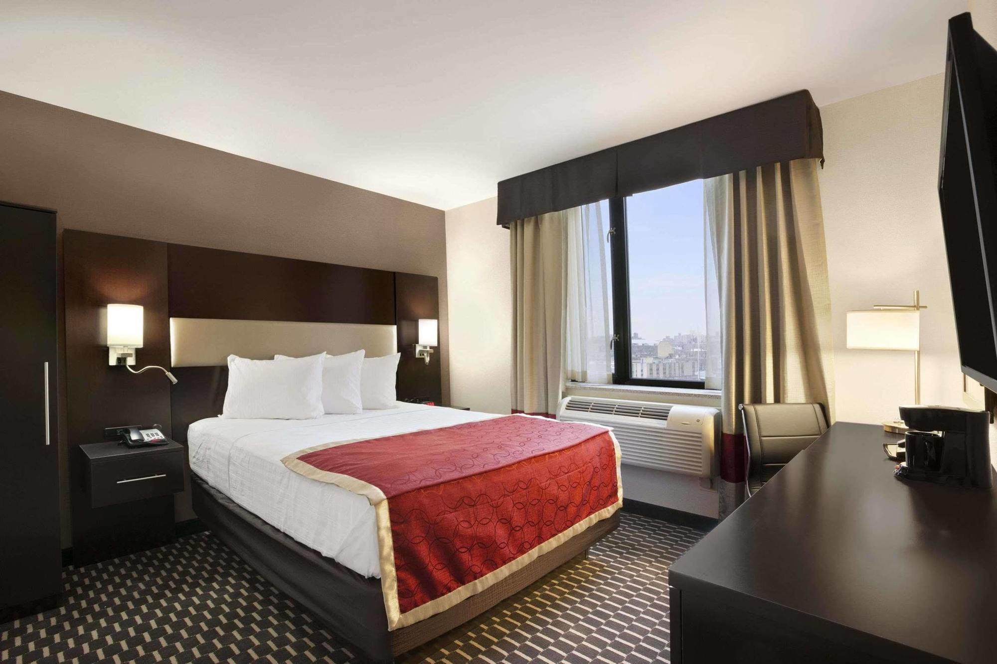 Howard Johnson By Wyndham Jamaica Ny Near Airtrain Jfk New York Bagian luar foto