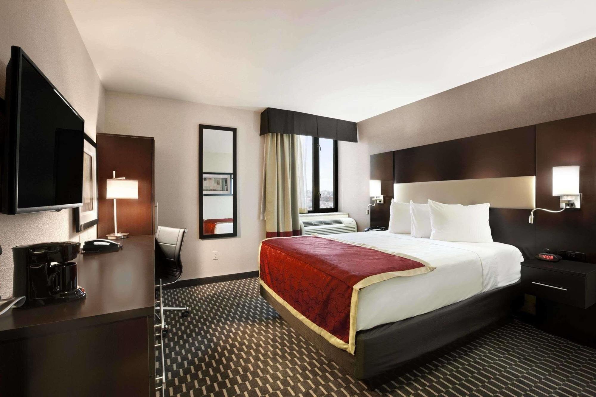 Howard Johnson By Wyndham Jamaica Ny Near Airtrain Jfk New York Bagian luar foto
