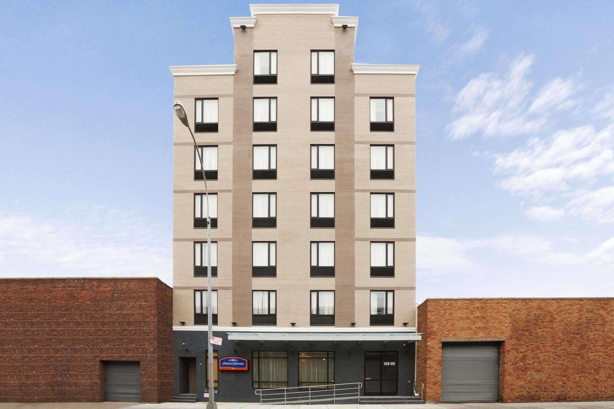 Howard Johnson By Wyndham Jamaica Ny Near Airtrain Jfk New York Bagian luar foto